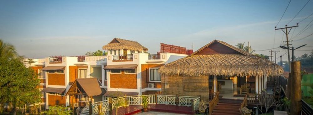 Hotel Queen Jamadevi Моламьяйн Экстерьер фото