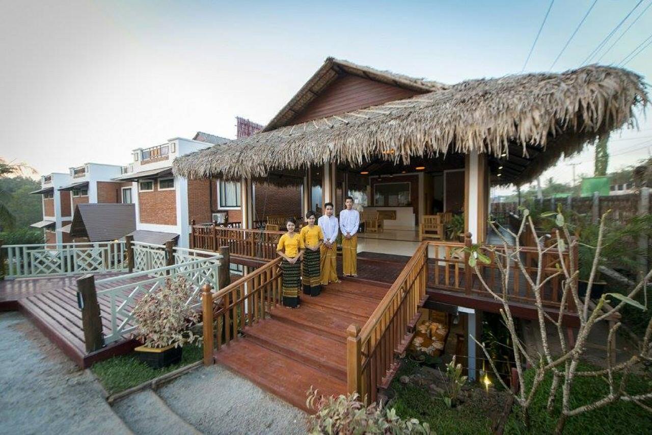 Hotel Queen Jamadevi Моламьяйн Экстерьер фото
