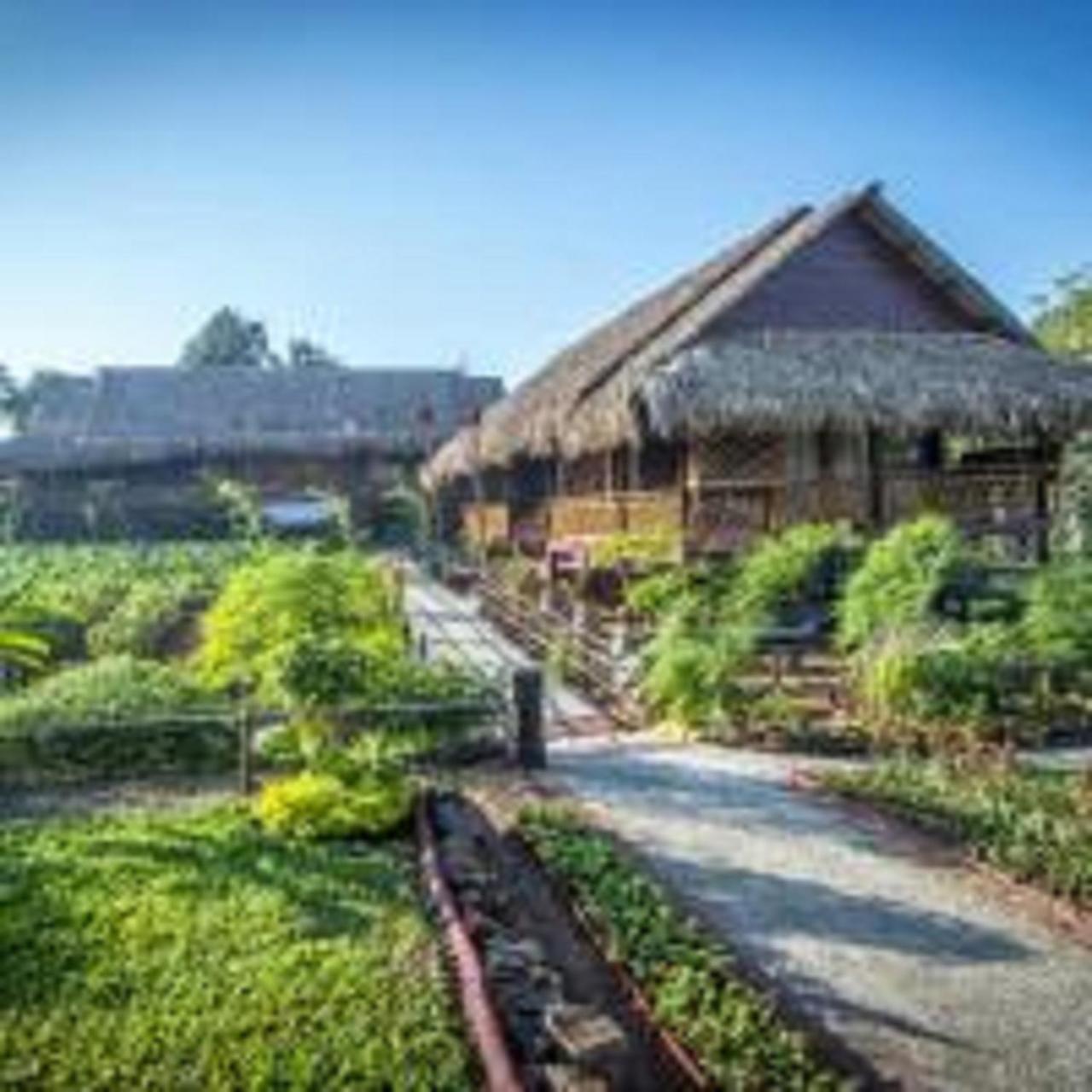 Hotel Queen Jamadevi Моламьяйн Экстерьер фото